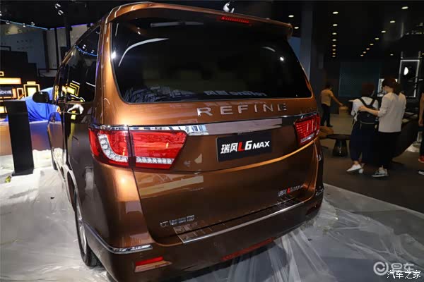 广州车展实拍江淮瑞风l6max车长超52m