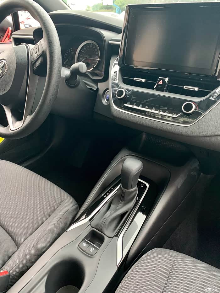 副驾驶的角度拍摄