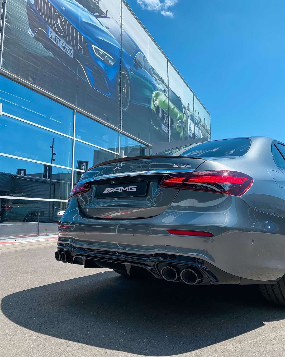 奔驰新款e53 amg四门轿车,变化挺大