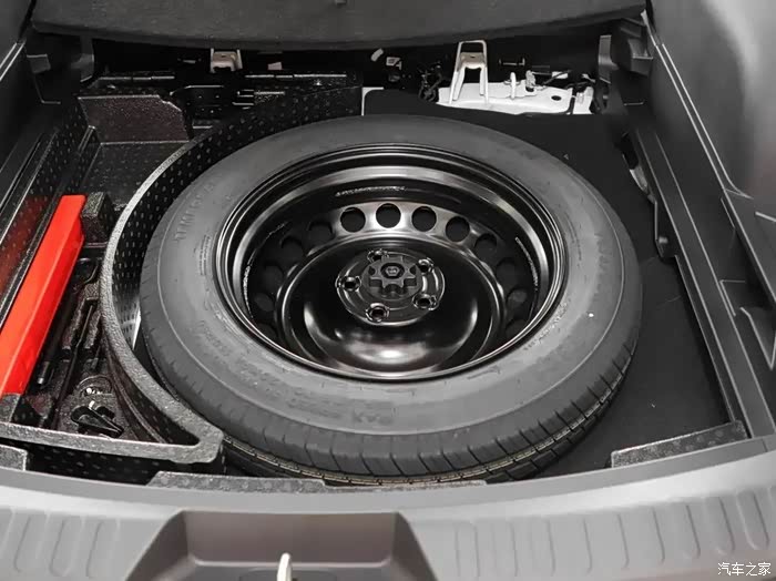 三代哈弗h6备胎