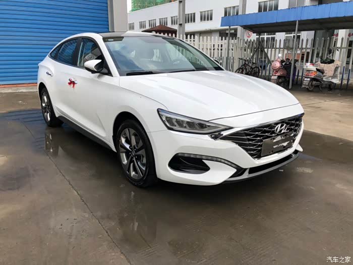 6t 运动款白色 先来发几张_菲斯塔论坛_汽车之家论坛