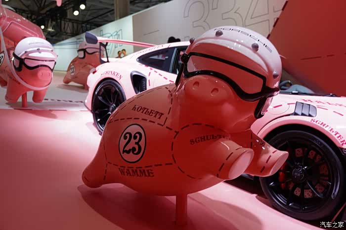 赛道冠军保时捷吉祥物粉猪竟是扮猪食虎保时捷911gt3rs