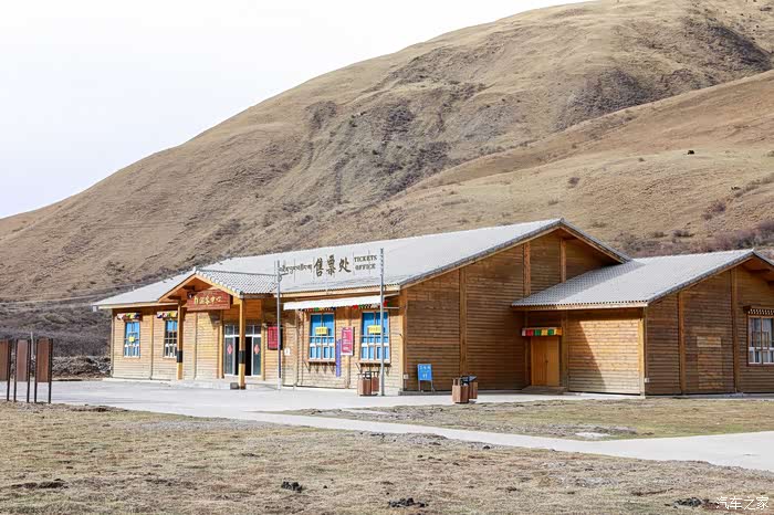 路虎发现带路去莲宝叶则探寻石头城堡的秘密