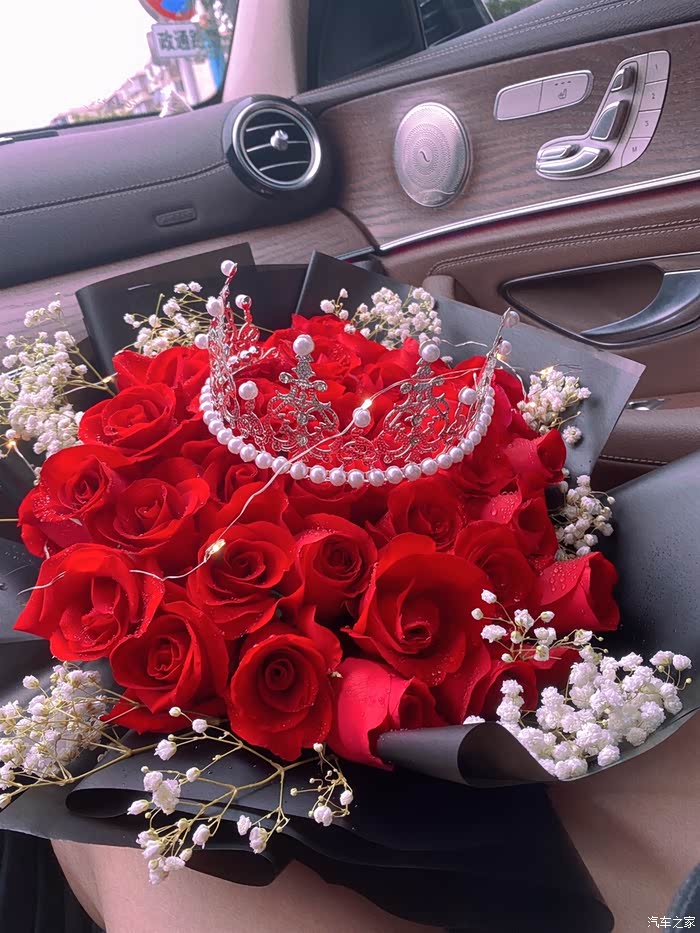 20款e300l用车一年媳妇当车模预告贴