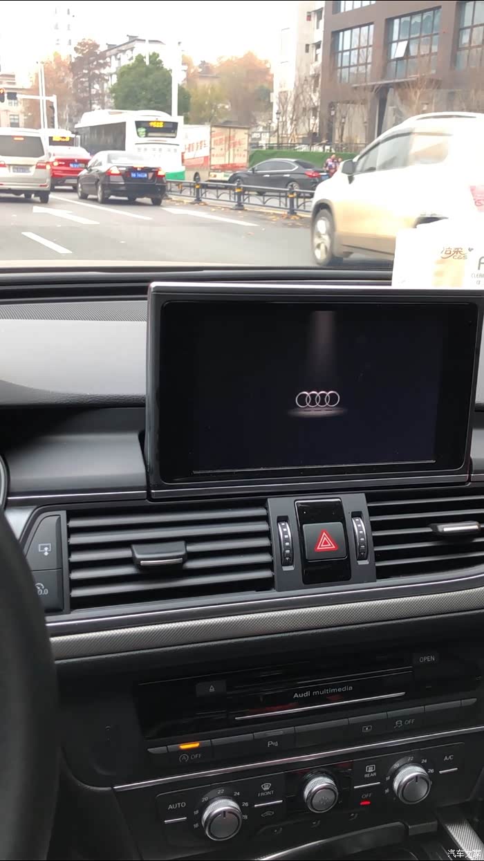 奥迪mmi间歇性不断死机重启从买车就开始出现这个问题