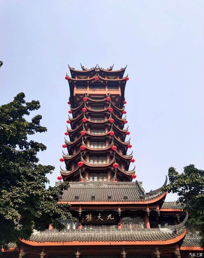 古韵塔子山公园,看繁花盛开.