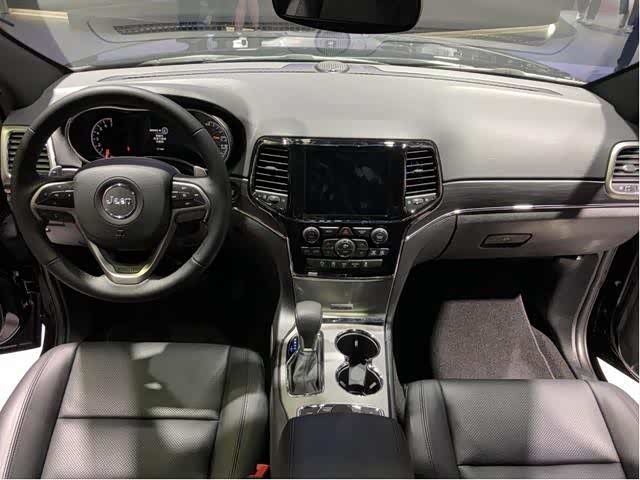 成都车展丨实拍2020款jeep大切诺基,全系满足国六