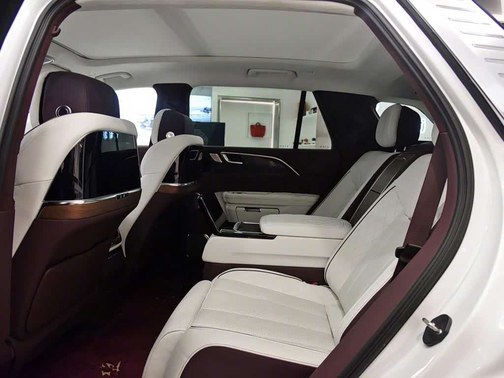 红旗品牌旗舰suv,处处透露出一种庄重,威严的整体气势_红旗s-concept