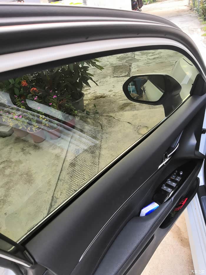 凯美瑞更换前车窗双屋agc隔音玻璃~ ~4s店泥水门免费维修