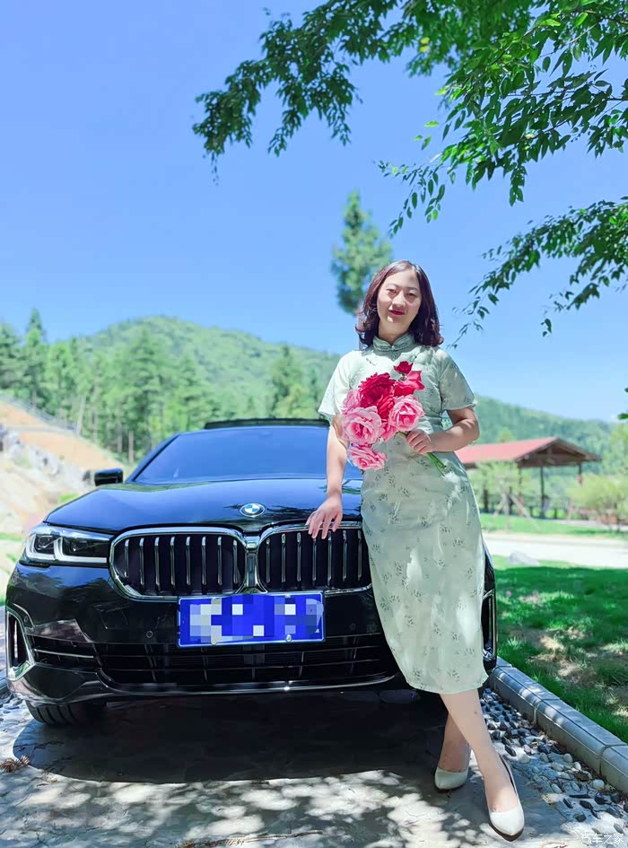 【图】【福利大作战】媳妇当车模,旗袍秀_宝马5系论坛_汽车之家论坛
