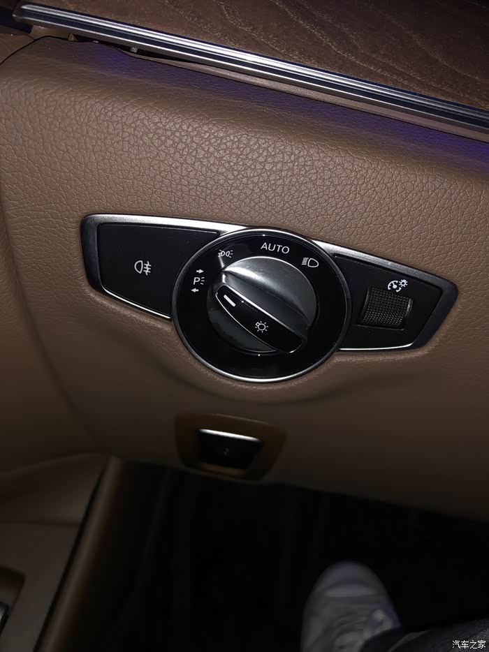 奔驰e300l氛围灯怎么关闭