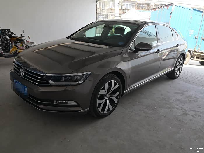 谁有b8迈腾凯撒金和开罗金这两个颜色照片