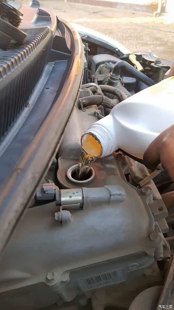 78000公里雅力士头换机油前用清洗油洗了洗发动机
