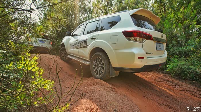 月亮山途达试驾越野登山