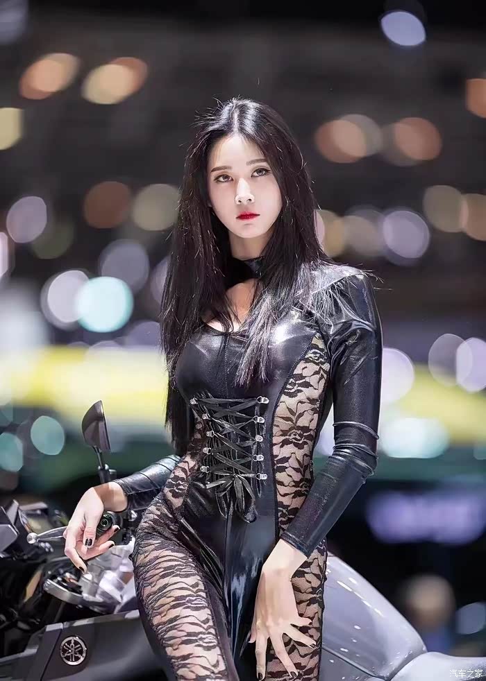 打卡摩博会2022重庆摩博会车模来一波