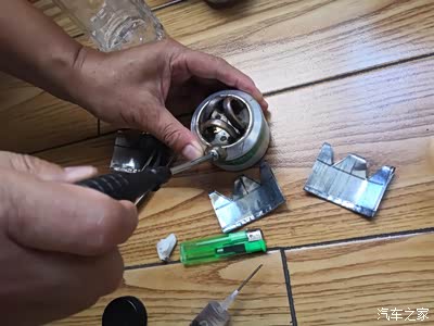 我制作的:三头铜管增压酒精炉,今天用它煮了一包酸辣粉!