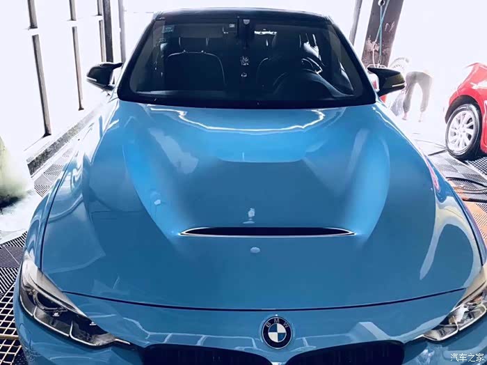 浅蓝色?m3后视镜,又增加些美感