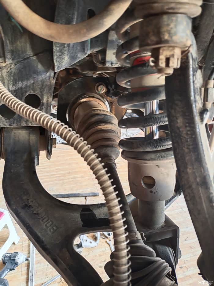 bj40的前桥加固件的作业