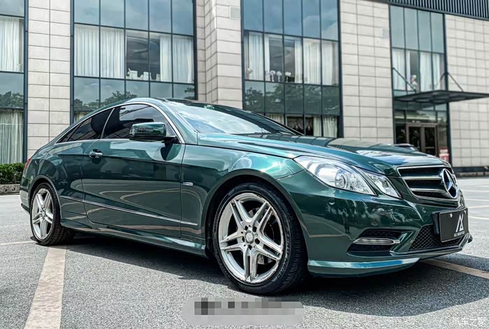 这款颜色能带来内心的宁静 为给爱人惊喜我把奔驰e改色成哥特兰绿