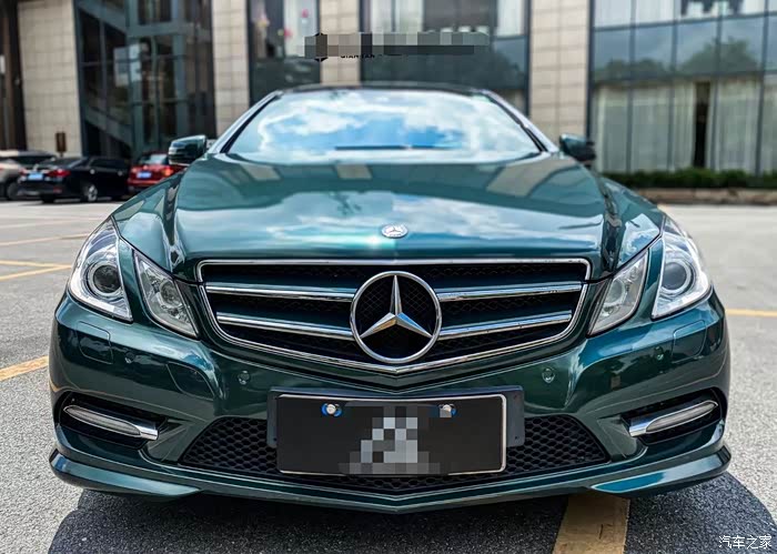 这款颜色能带来内心的宁静 为给爱人惊喜我把奔驰e改色成哥特兰绿
