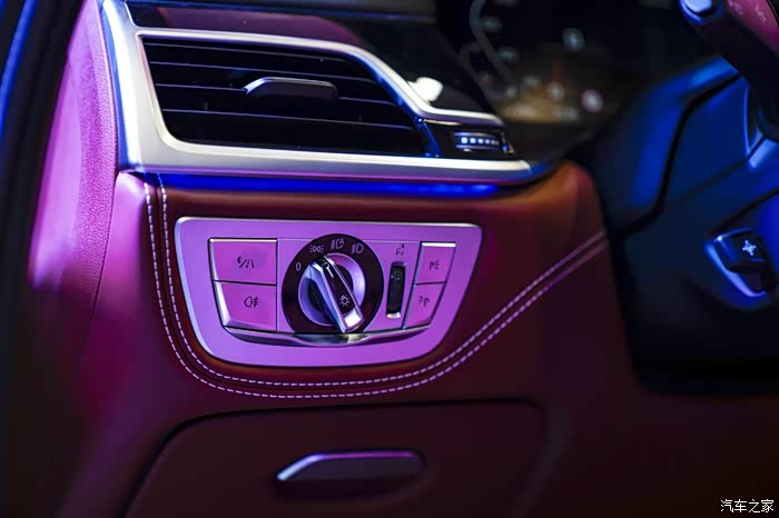 深夜洗车宝马760li首拍作业