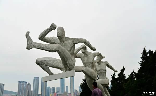 百年城雕见证大连城市印记