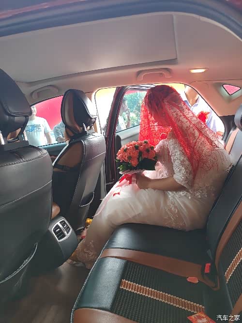 大7牛得草大酒店接新娘子