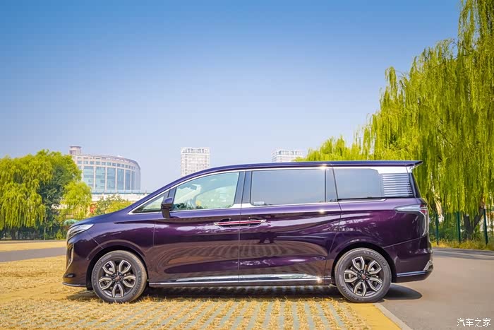 高端的品控称心如意的保姆车选择红旗hq9不纠结