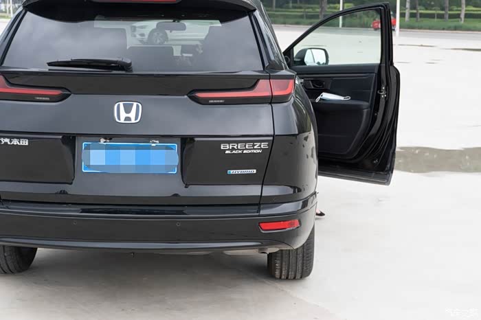 黑骑士进城去撒欢儿