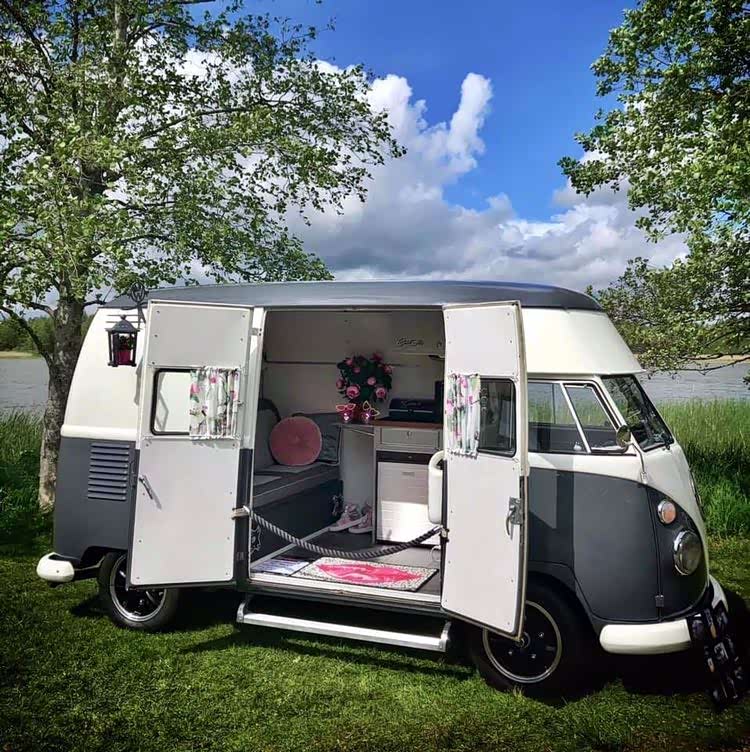 精致的大众t1房车开着它随时就可以来一场说走就走的旅行