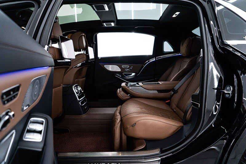 奔驰s级迈巴赫车主请司机的不多他们都喜欢自己开