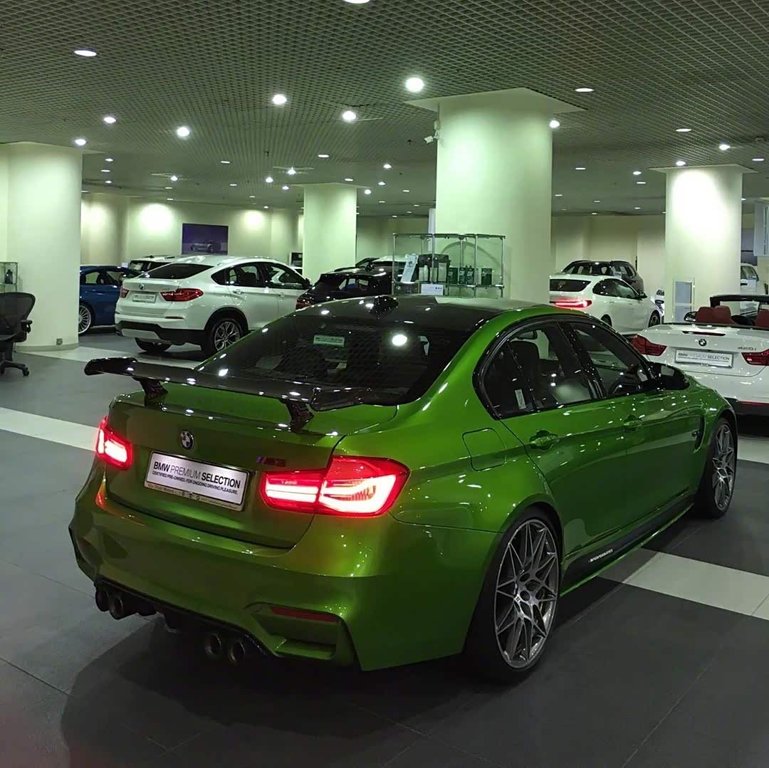 一枚非常罕见的绿色宝马m3!