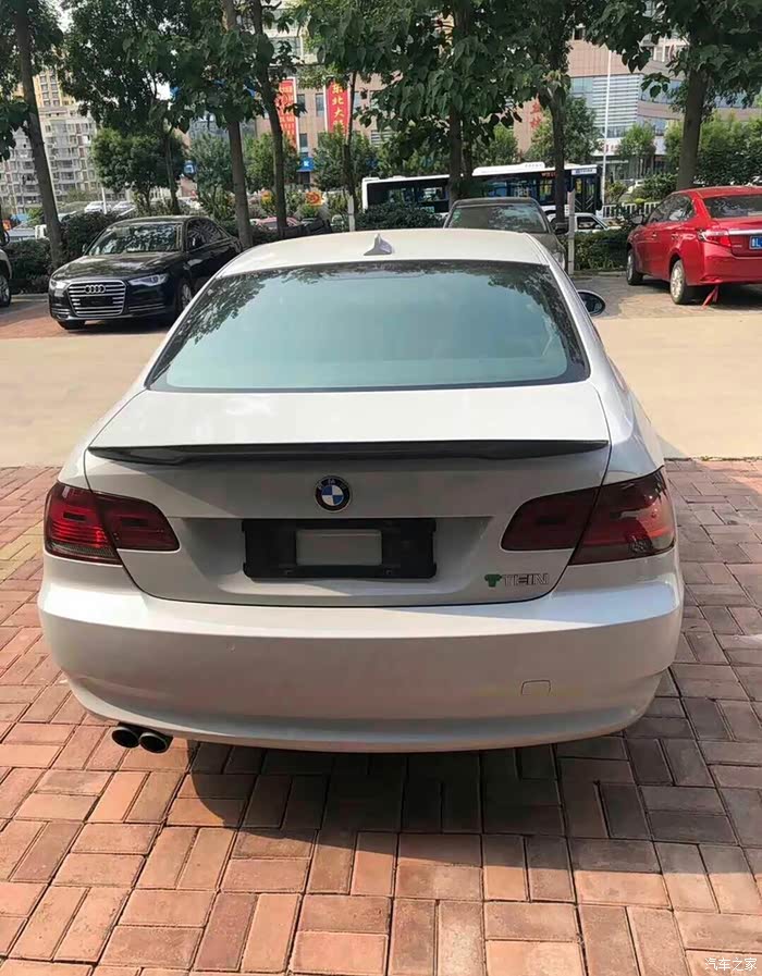 出09年宝马330i没有事故车况非常棒