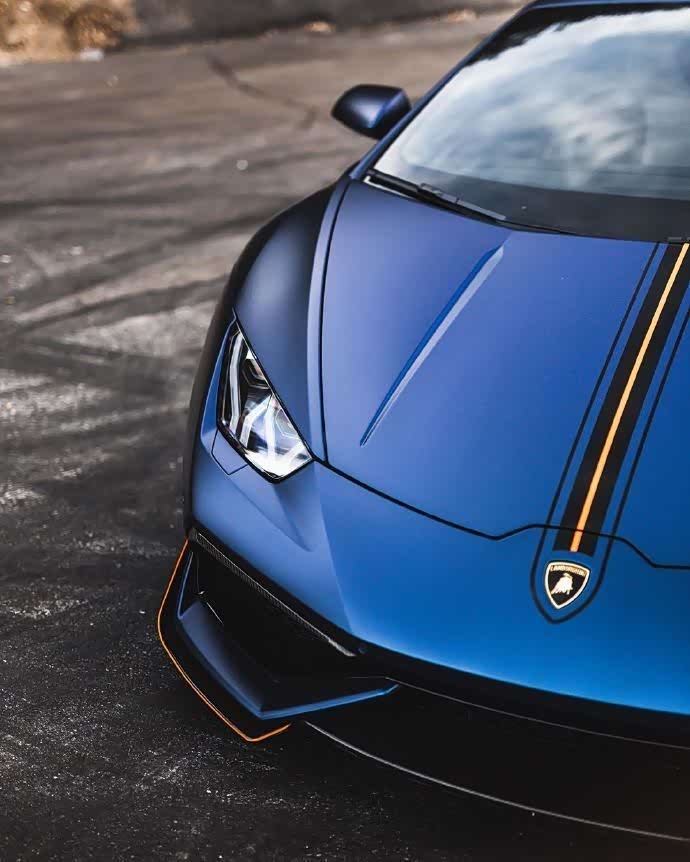蓝色兰博基尼huracan外观炫酷十足