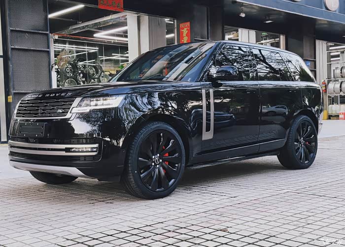 路虎揽胜改装系列揽胜sv升级22寸高级哑光黑轮毂万吨锻造