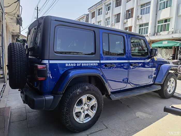 2019款jl牧马人蓝色家用车出售20t8at