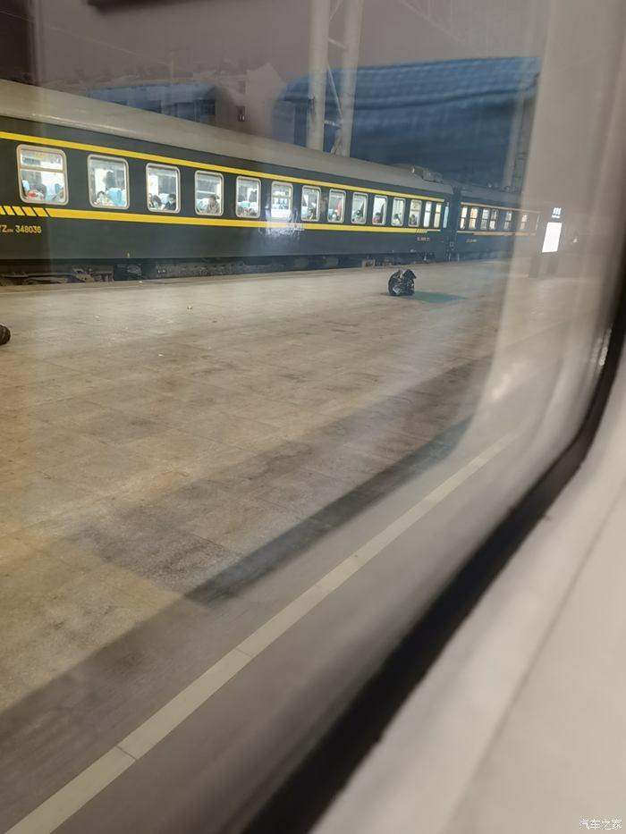 夜里坐火车去武汉