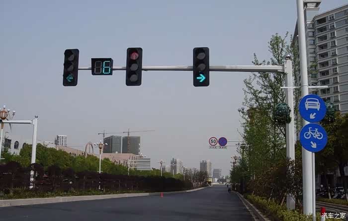 有些城市的红绿灯取消了读秒这有什么好处吗