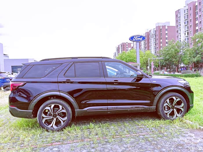 爱福特车友会会长北京探店福特全新探险者stline六座版实车到店