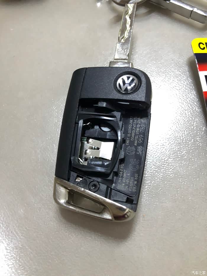 新款速腾车钥匙电池