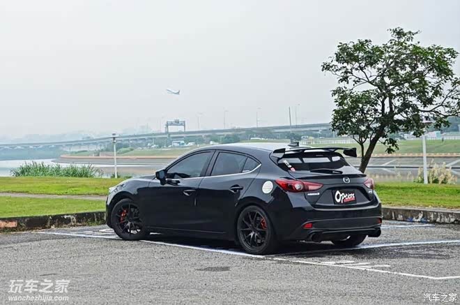 请问各位大神昂克赛拉20两厢流星灰装哪种尾翼好看求图片