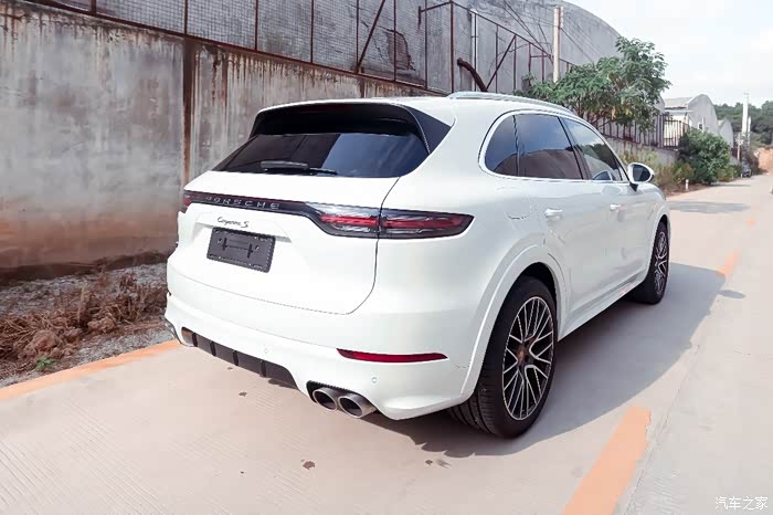 18卡宴泰卡特包围竞速版前唇改包围欢迎围观