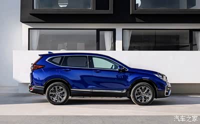 蓝色的本田crv挺有运动感的