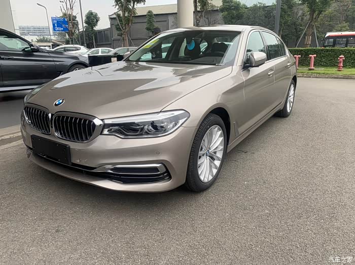 2020款宝马530li尊享豪华型提车作业,星空顶狠酷