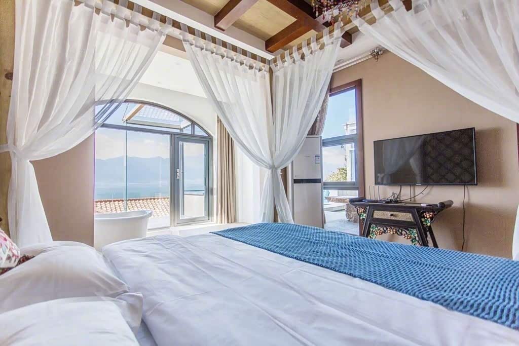 想和你在大理洱海边的海景房醒来