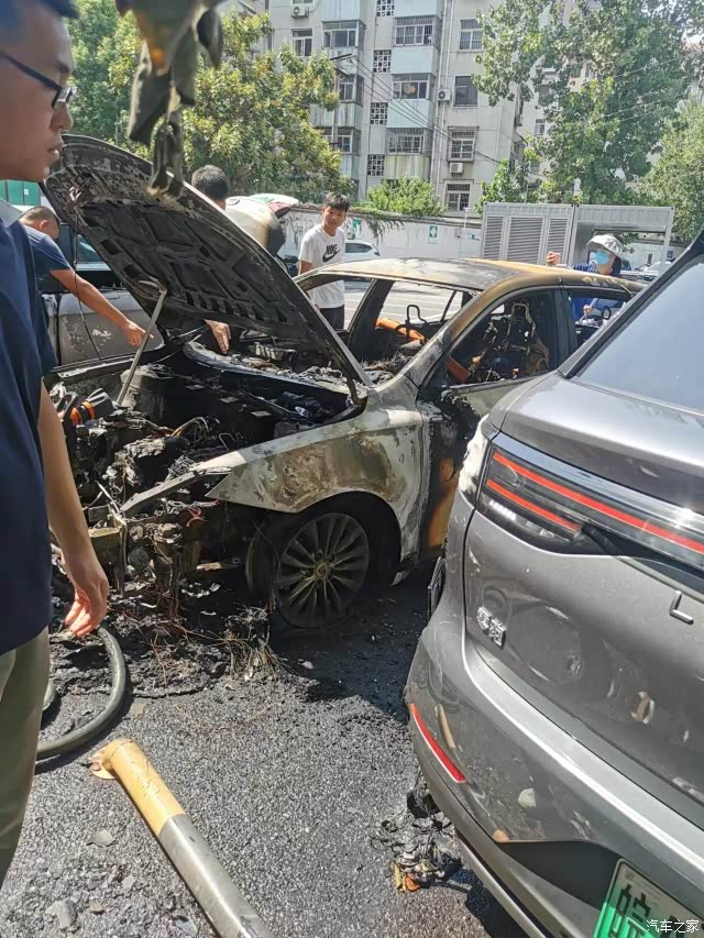 荣威自燃零跑遭殃事发地合肥