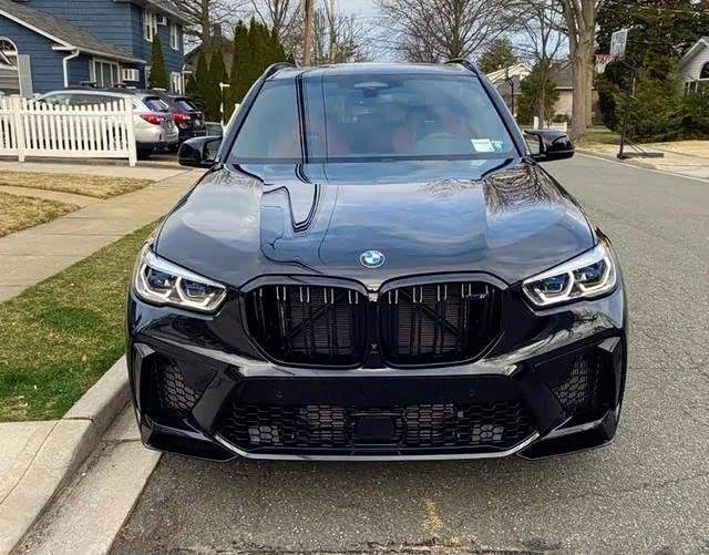 x5m雷霆版虽然在整体造型上延续了新款x5的设计风格