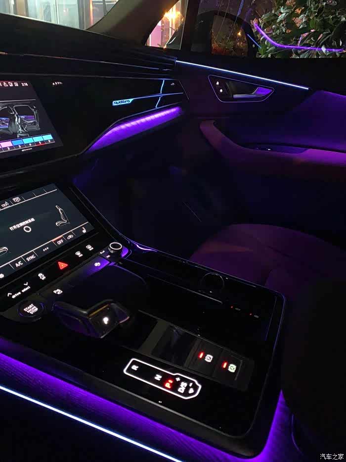 奥迪的夜间灯光秀