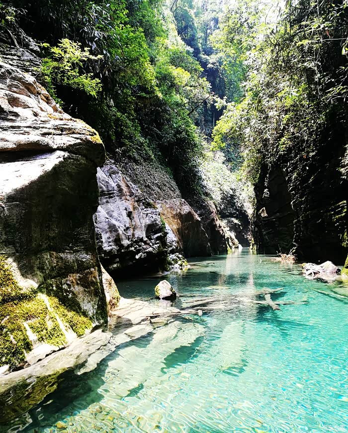 自驾鹤峰躲避峡只为了那一幅网红照片悬浮船