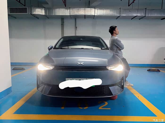 喜提小鹏p5星湖灰